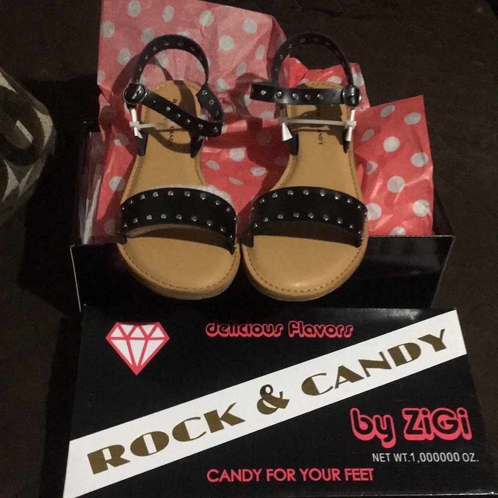 Brand new shoes. Changed mind.